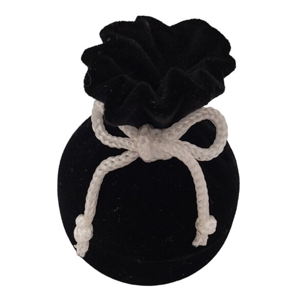 Blacky Money Back Hinged Gift Box, With Gold Tone Piano Lapel Pin K429 - Picture 3 of 6